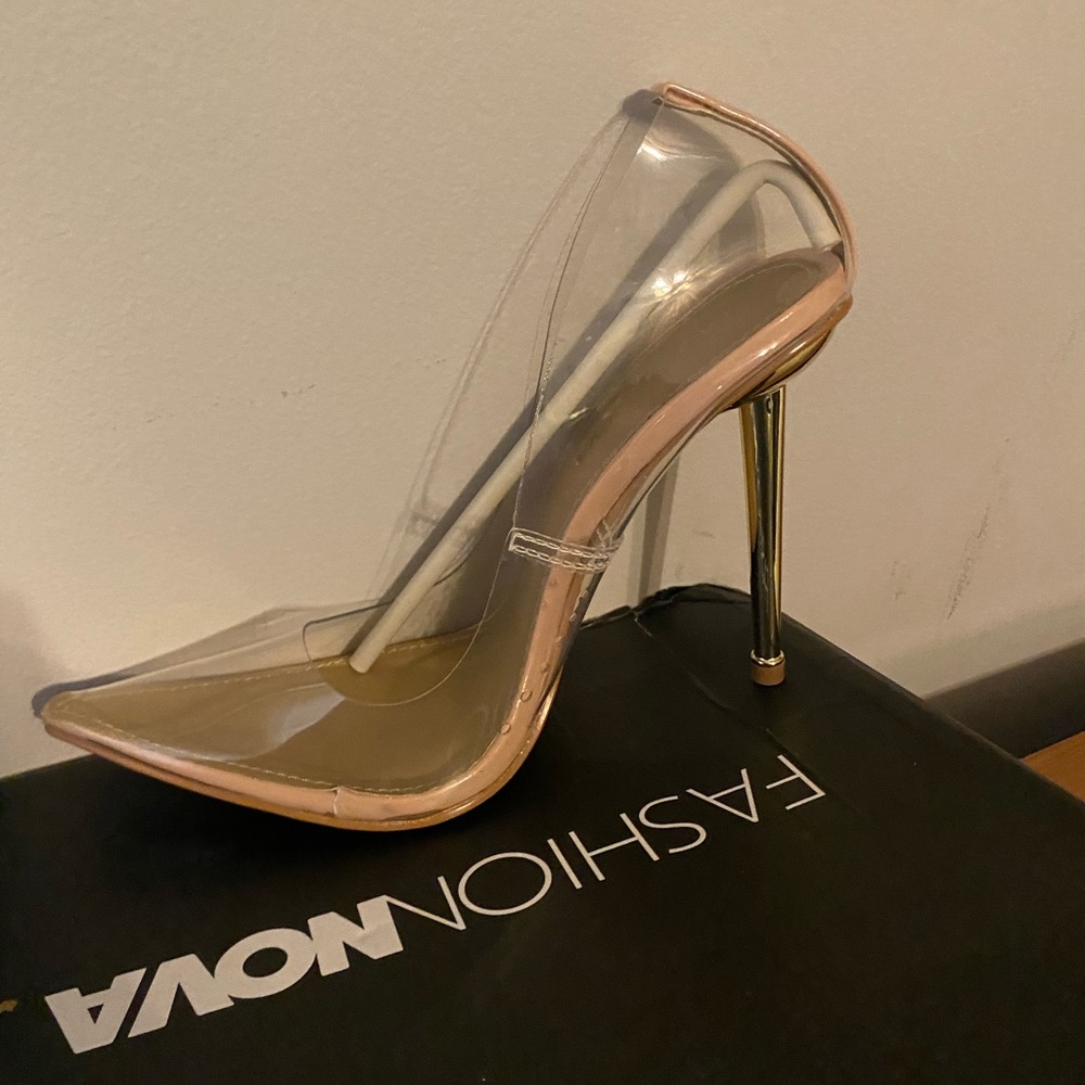 FashionNova clear the air pumps size 9